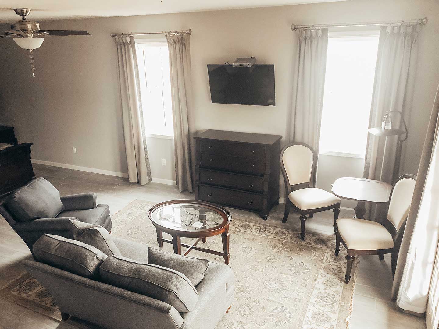 Chaumette Winery suite 41 living room